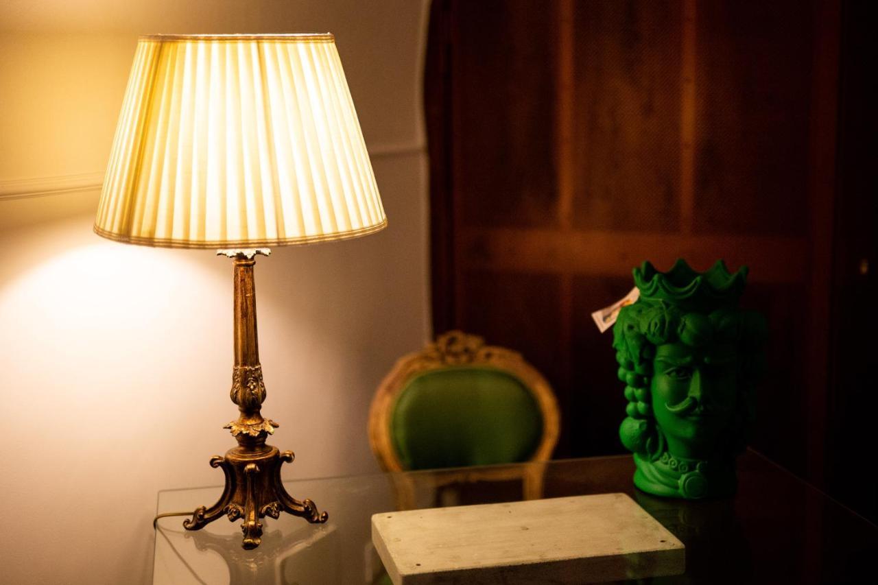 Palazzo Del Poeta - Dimora Contemporanea Hotel Palermo Bagian luar foto